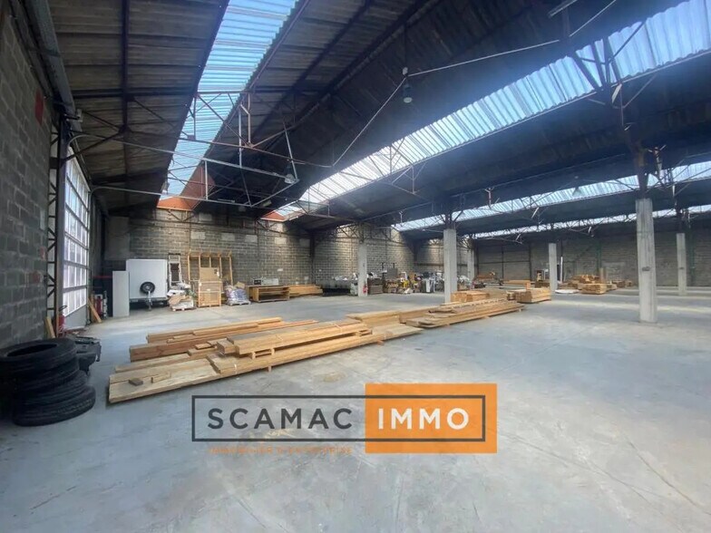 Industriel/Logistique dans Rousset à louer - Photo de l’immeuble – Image 2 sur 4