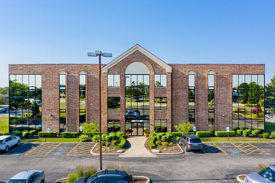 16325 S Harlem Ave, Tinley Park, IL à louer - Photo de l’immeuble – Image 2 sur 12