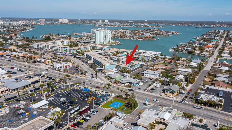 Gulf Blvd / 59th Ave Assemblage portefeuille de 5 biens à vendre sur LoopNet.fr - Photo principale – Image 1 sur 24