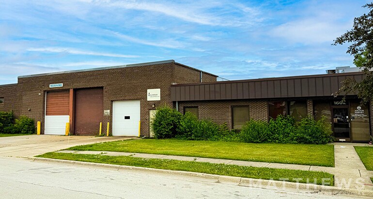 144-160 N Lively Blvd, Elk Grove Village, IL à vendre Photo de l’immeuble– Image 1 sur 3
