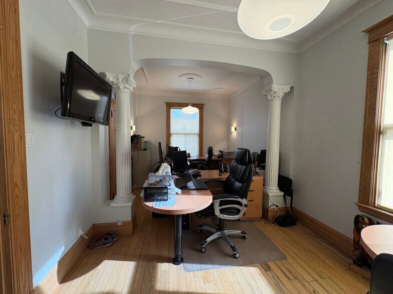 510-512 Décarie Boul, Saint-Laurent, QC à vendre - Photo de l’immeuble – Image 3 sur 22