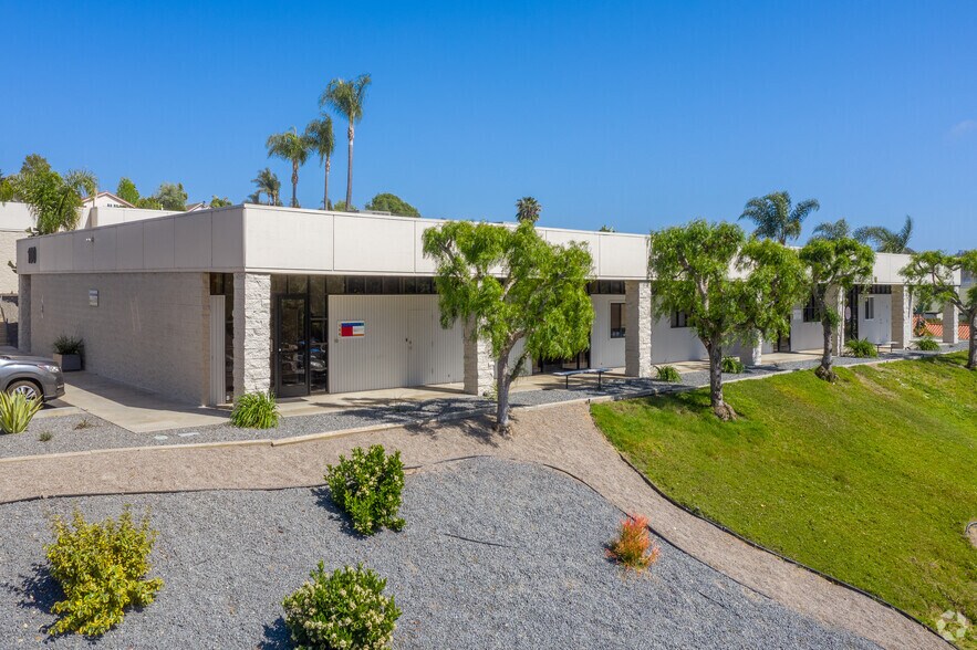 317 N El Camino Real, Encinitas, CA à louer - Photo de l’immeuble – Image 1 sur 6