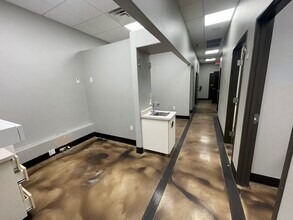 840-860 S Rancho Dr, Las Vegas, NV à louer Photo intérieure– Image 2 sur 7