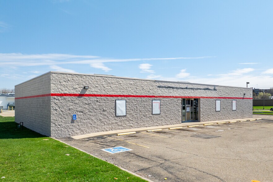 1281 S Arlington St, Akron, OH à vendre - Photo de l’immeuble – Image 2 sur 17