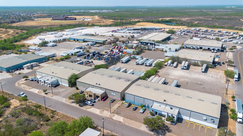 14110 Business Ave, Laredo, TX à louer - Photo de l’immeuble – Image 3 sur 7