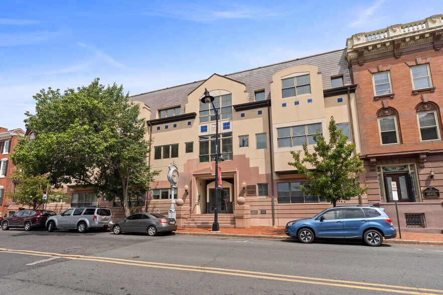 150 W State St, Trenton, NJ à vendre - Photo de l’immeuble – Image 1 sur 8