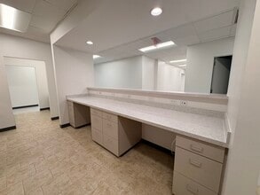 105 SW Cary Pky, Cary, NC à louer Photo intérieure– Image 2 sur 8