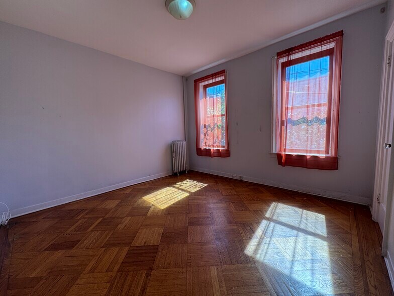 828 49th St, Brooklyn, NY à vendre - Photo de l’immeuble – Image 3 sur 16