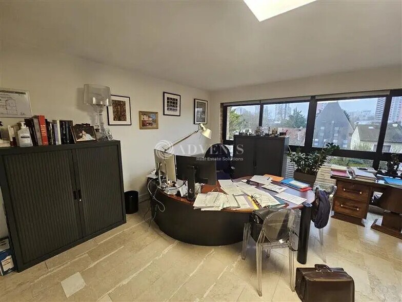 Bureau dans Fontenay-sous-Bois à louer - Photo de l’immeuble – Image 2 sur 9