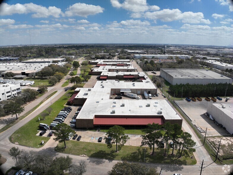 9777 W Gulf Bank Rd, Houston, TX à louer – Image 2 sur 8