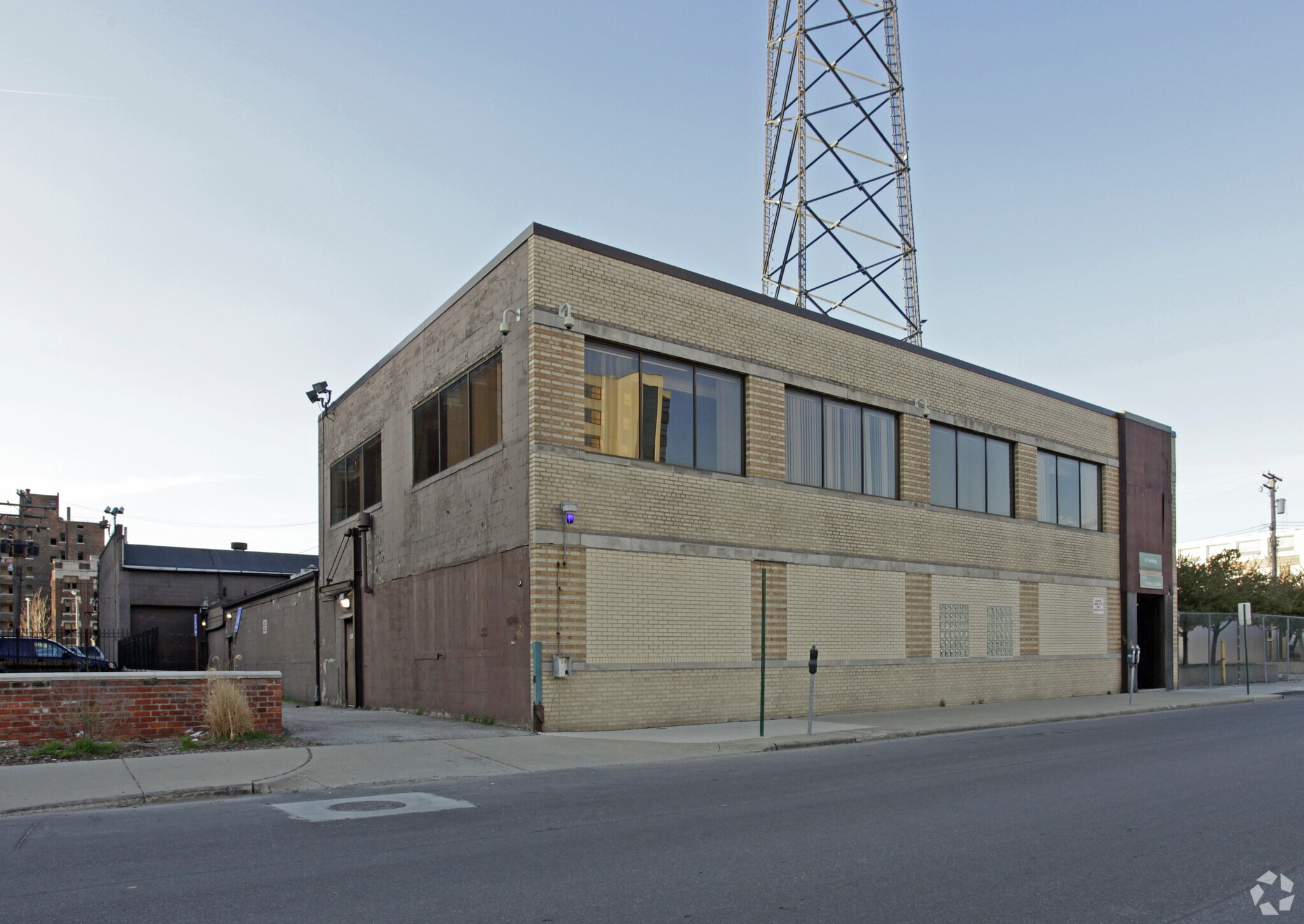 77 E CANFIELD & 90 W WILLIS portefeuille de 2 biens à vendre sur LoopNet.fr Photo de l’immeuble– Image 1 sur 2