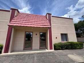 745 S Nova Rd, Ormond Beach, FL à louer Photo de l’immeuble– Image 2 sur 14
