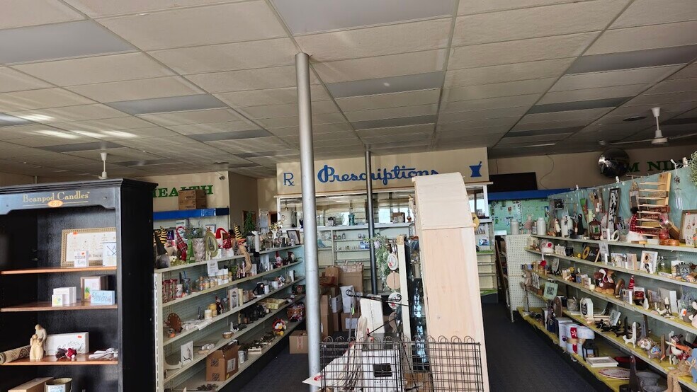 59 Main St, East Millinocket, ME à vendre - Photo de l’immeuble – Image 3 sur 4