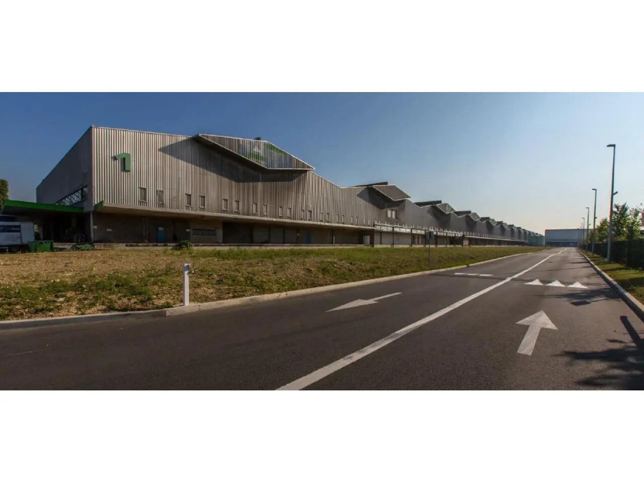 Local d’activités dans Aulnay-Sous-Bois à louer Photo de l’immeuble– Image 1 sur 7