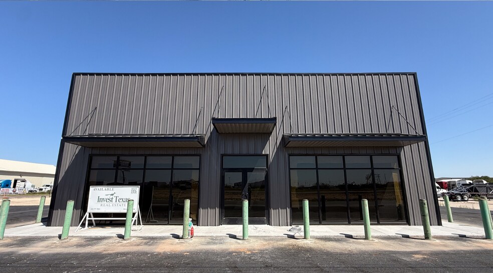 13324 W Highway 80 E, Odessa, TX à louer - Photo de l’immeuble – Image 2 sur 16