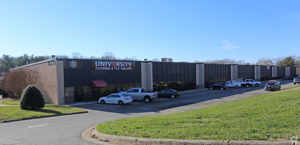 8065 North Point Blvd, Winston-Salem, NC à louer - Photo principale – Image 3 sur 3