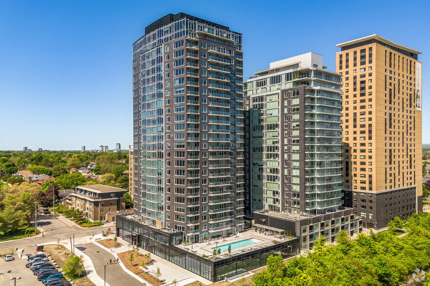 115 Champagne Av S, Ottawa, ON à louer - Photo de l’immeuble – Image 2 sur 3