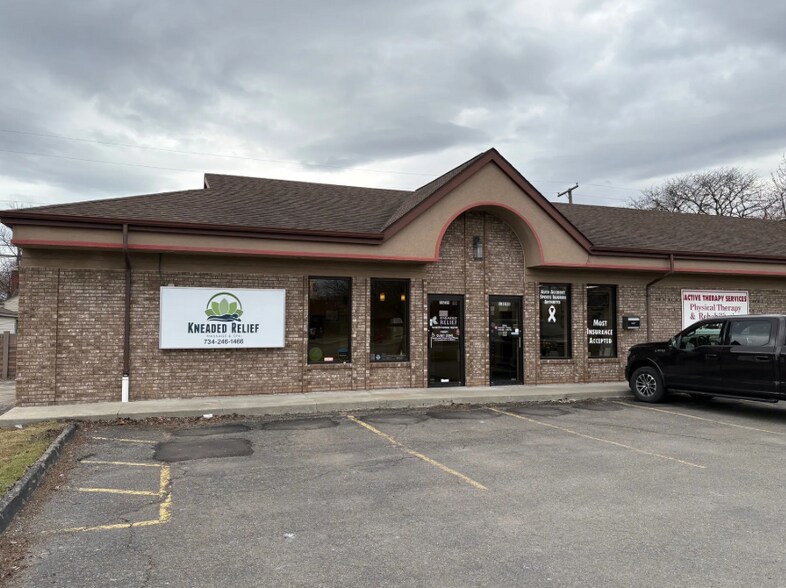 13235-13255 Northline Rd, Southgate, MI à louer - Photo de l’immeuble – Image 2 sur 5