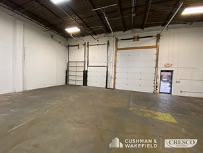 6519-6565 Eastland Rd, Brook Park, OH à louer Photo intérieure– Image 1 sur 4