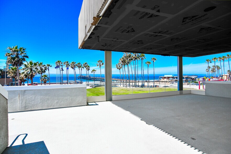 951 Seacoast Dr, Imperial Beach, CA à vendre - Photo de l’immeuble – Image 3 sur 9
