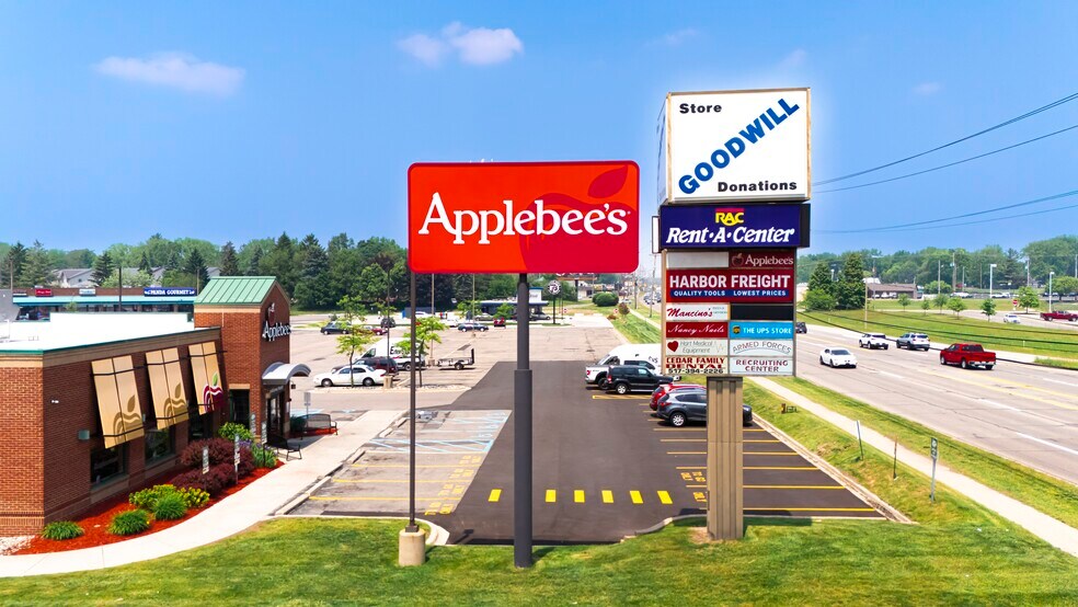 6250 S Cedar St, Lansing, MI à louer - Photo de l’immeuble – Image 1 sur 12