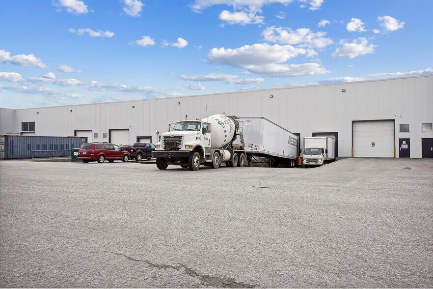 1015-1037 Rue Des Forges, Terrebonne, QC à louer - Photo de l’immeuble – Image 3 sur 8