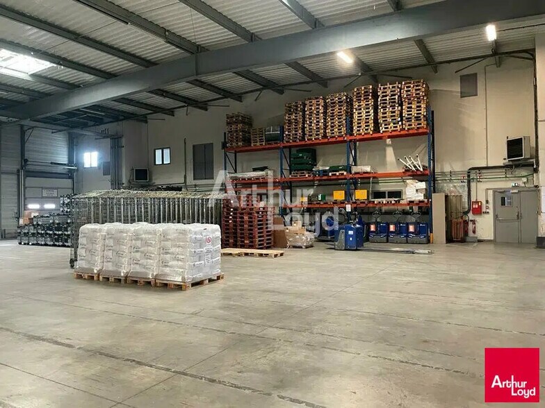 Industriel/Logistique dans CONTRES à vendre - Photo de l’immeuble – Image 2 sur 3