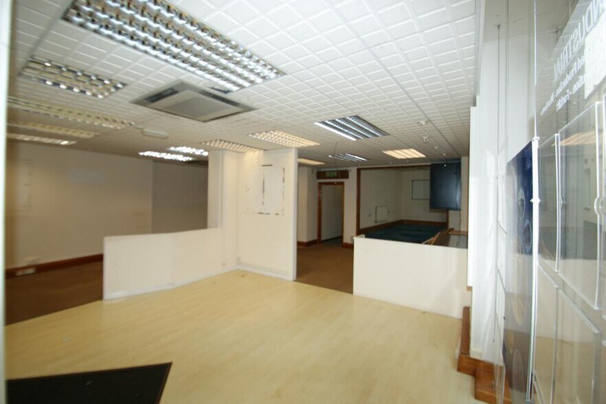 4 Cross St, Barnstaple à vendre - Photo de l’immeuble – Image 3 sur 7