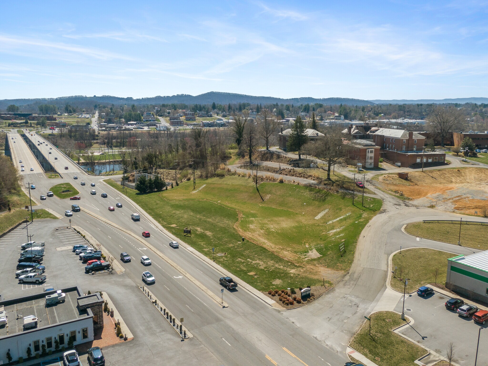 Lee Hwy, Radford, VA à vendre Photo de l’immeuble– Image 1 sur 22