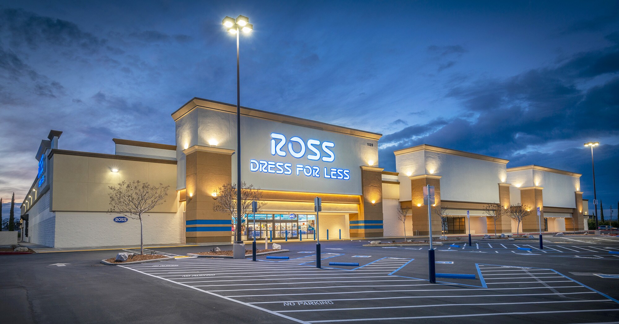 1025 S Main St, Red Bluff, CA à louer Autre– Image 1 sur 12