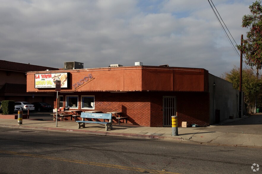 221-225 E 3rd St, Corona, CA à louer - Photo de l’immeuble – Image 2 sur 2