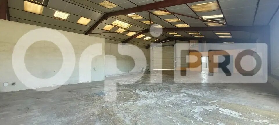 Industriel/Logistique dans Boulbon à vendre - Photo de l’immeuble – Image 1 sur 10