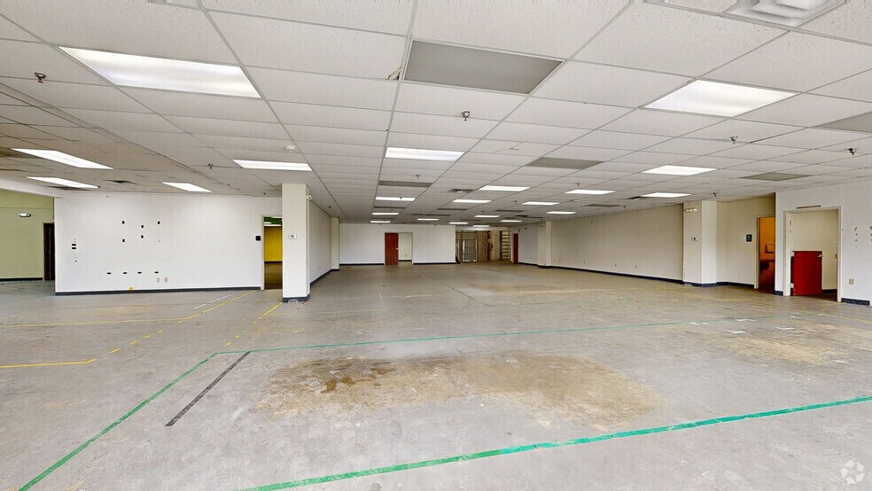 4400 Renaissance Pky, Warrensville Heights, OH à louer - Numérisation 3D Matterport – Image 2 sur 9