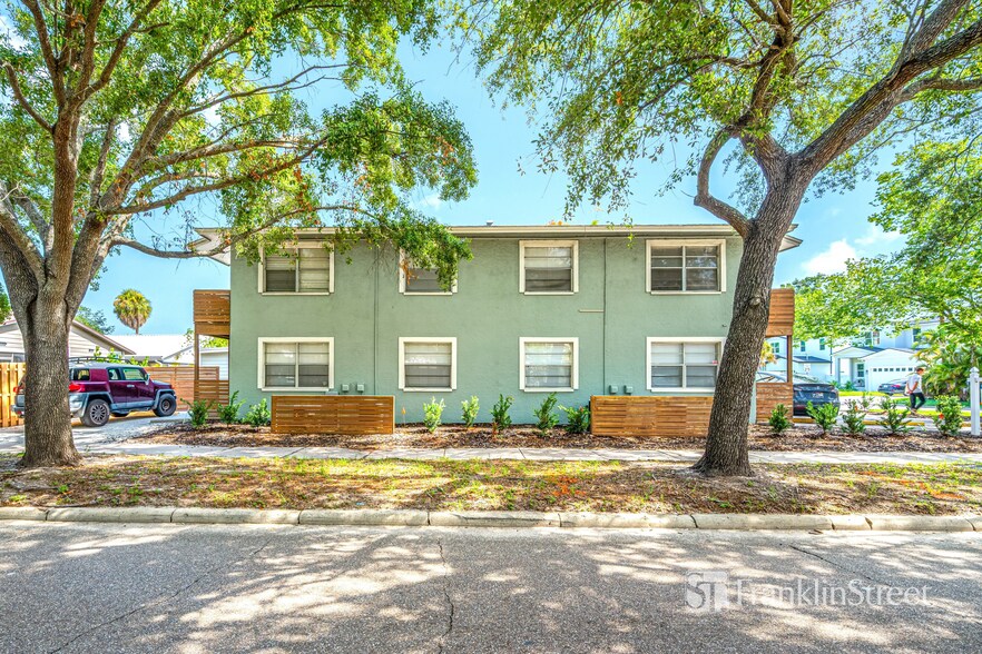 6829 S Desoto St, Tampa, FL à vendre - Photo de l’immeuble – Image 3 sur 10