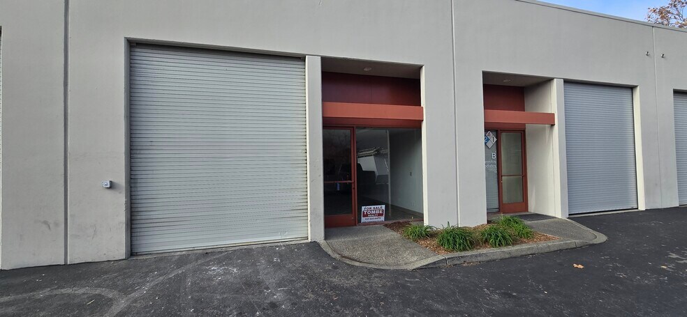 1814 Empire Industrial Ct, Santa Rosa, CA à vendre - Photo de l’immeuble – Image 2 sur 23