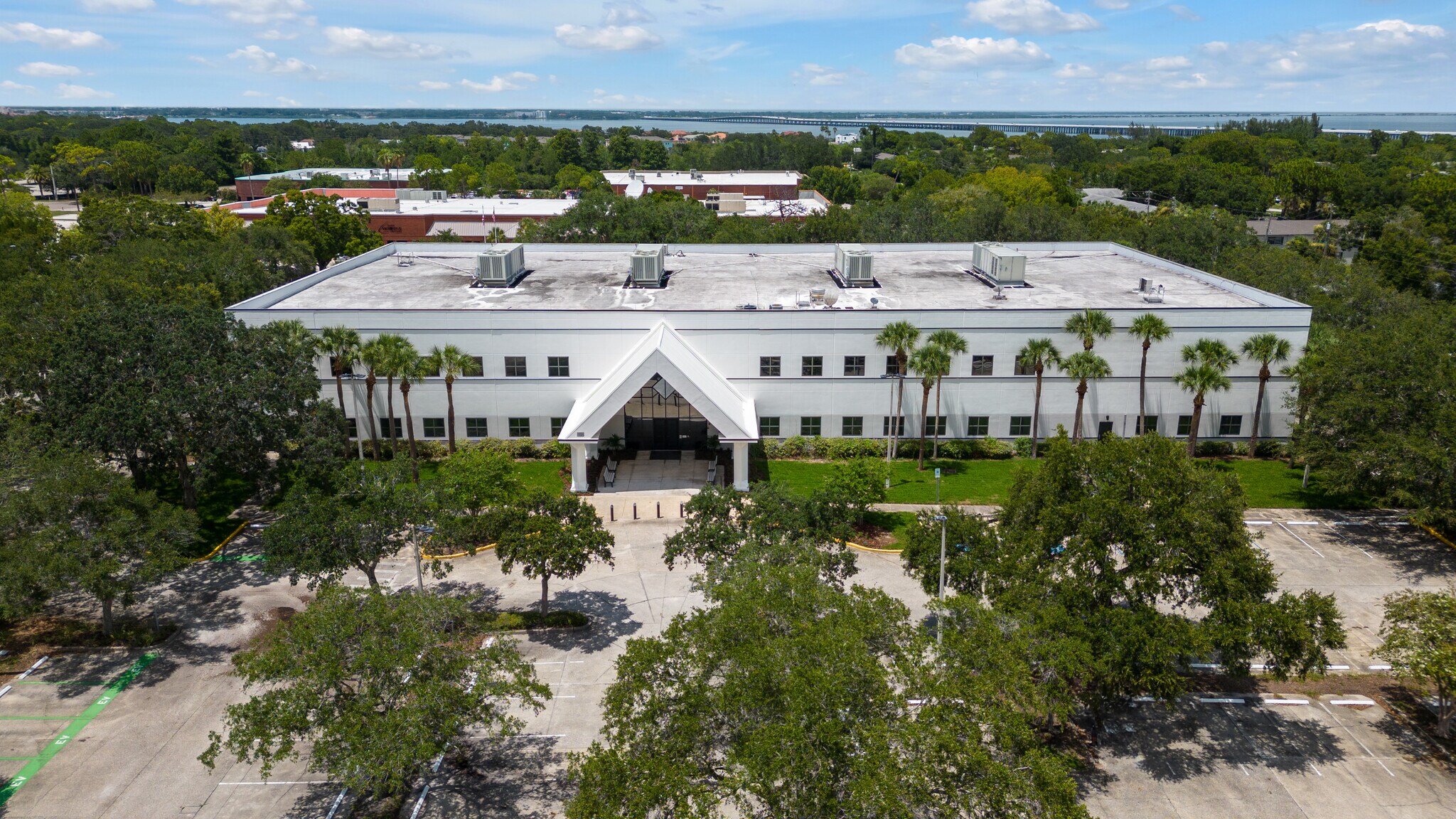 5225 Tech Data Dr, Clearwater, FL à louer Photo principale– Image 1 sur 20