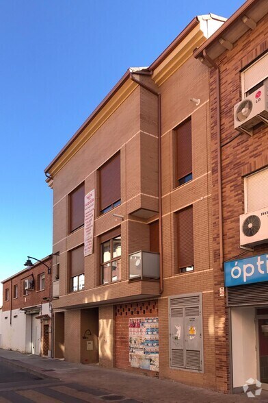 Immeuble residentiel dans Alovera, Guadalajara à vendre - Photo de l’immeuble – Image 2 sur 2