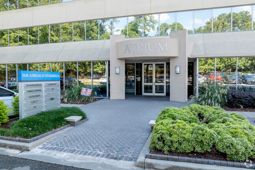 140 Stoneridge Dr, Columbia, SC à louer - Photo de l’immeuble – Image 3 sur 13