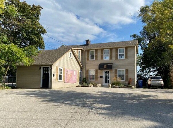 2108 Old Lakeshore Rd, Burlington, ON à vendre Photo principale– Image 1 sur 2