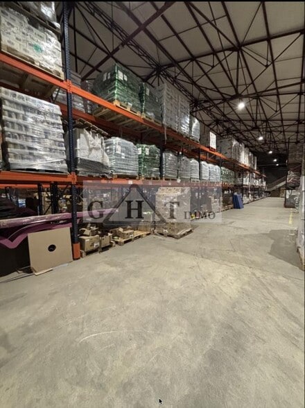 Industriel/Logistique dans Villeneuve-la-Garenne à louer - Photo intérieure – Image 1 sur 4