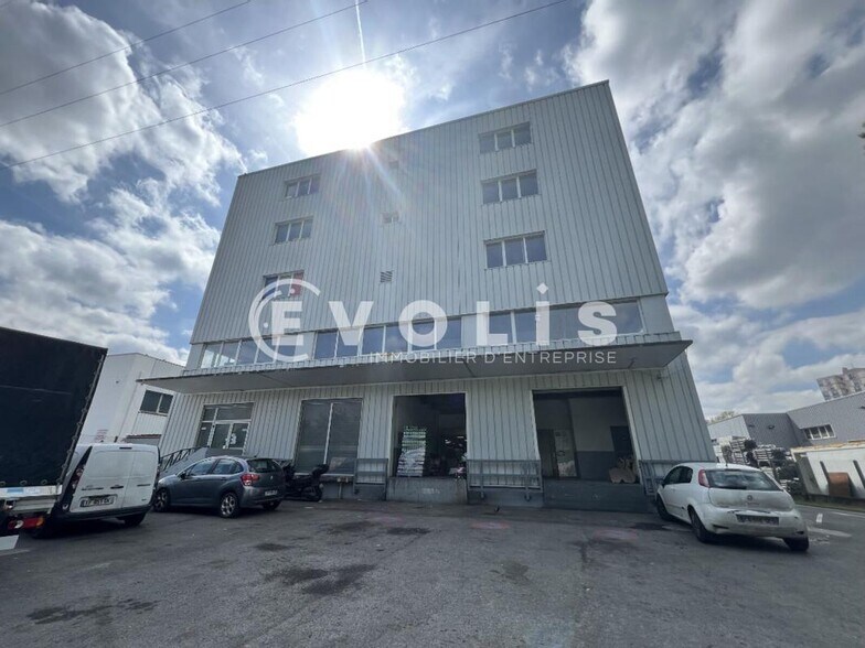 Local d’activités dans Rosny Sous Bois à louer - Photo de l’immeuble – Image 1 sur 19