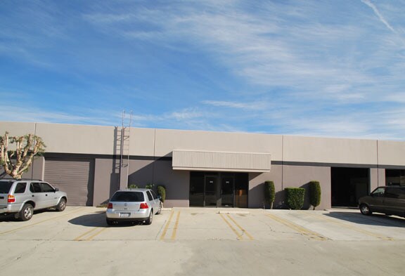3700 N Industry Ave, Lakewood, CA à louer - Photo de l’immeuble – Image 2 sur 6