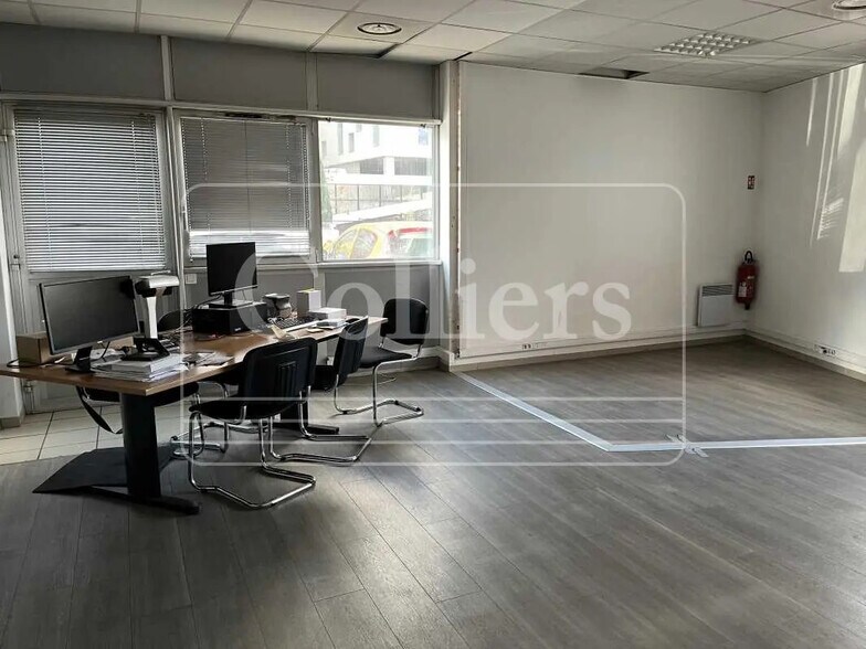 Bureau dans Marseille à louer - Photo de l’immeuble – Image 3 sur 9