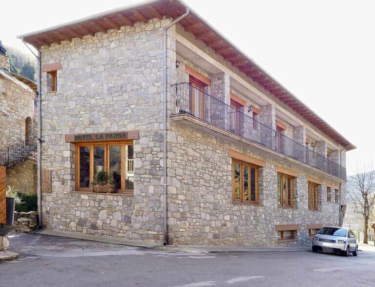 Services hôteliers dans Setcases, Gerona à vendre - Photo de l’immeuble – Image 2 sur 28