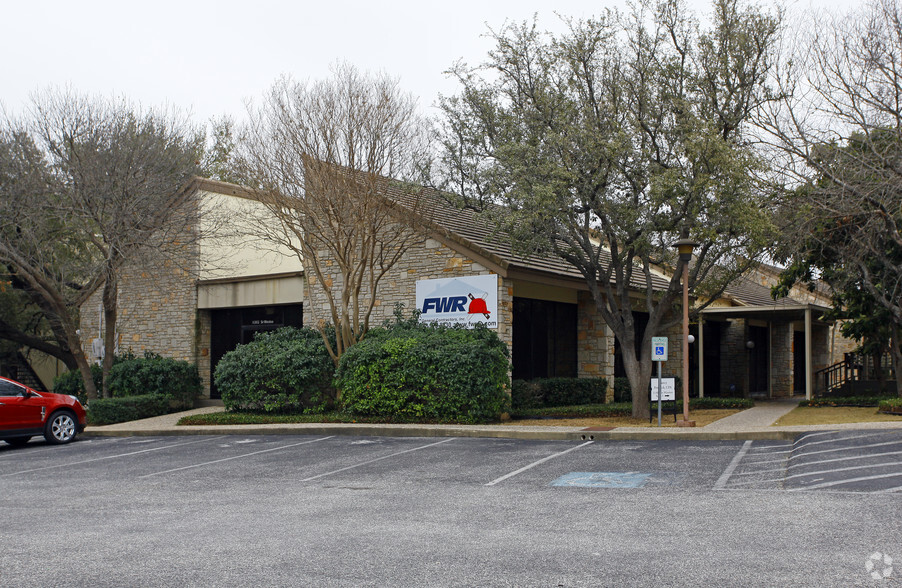 11322 Sir Winston St, San Antonio, TX à louer - Photo de l’immeuble – Image 2 sur 6