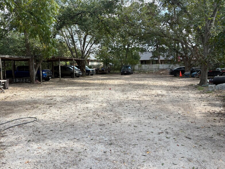 1636 Crestdale Dr, Houston, TX à vendre - Photo de l’immeuble – Image 2 sur 5