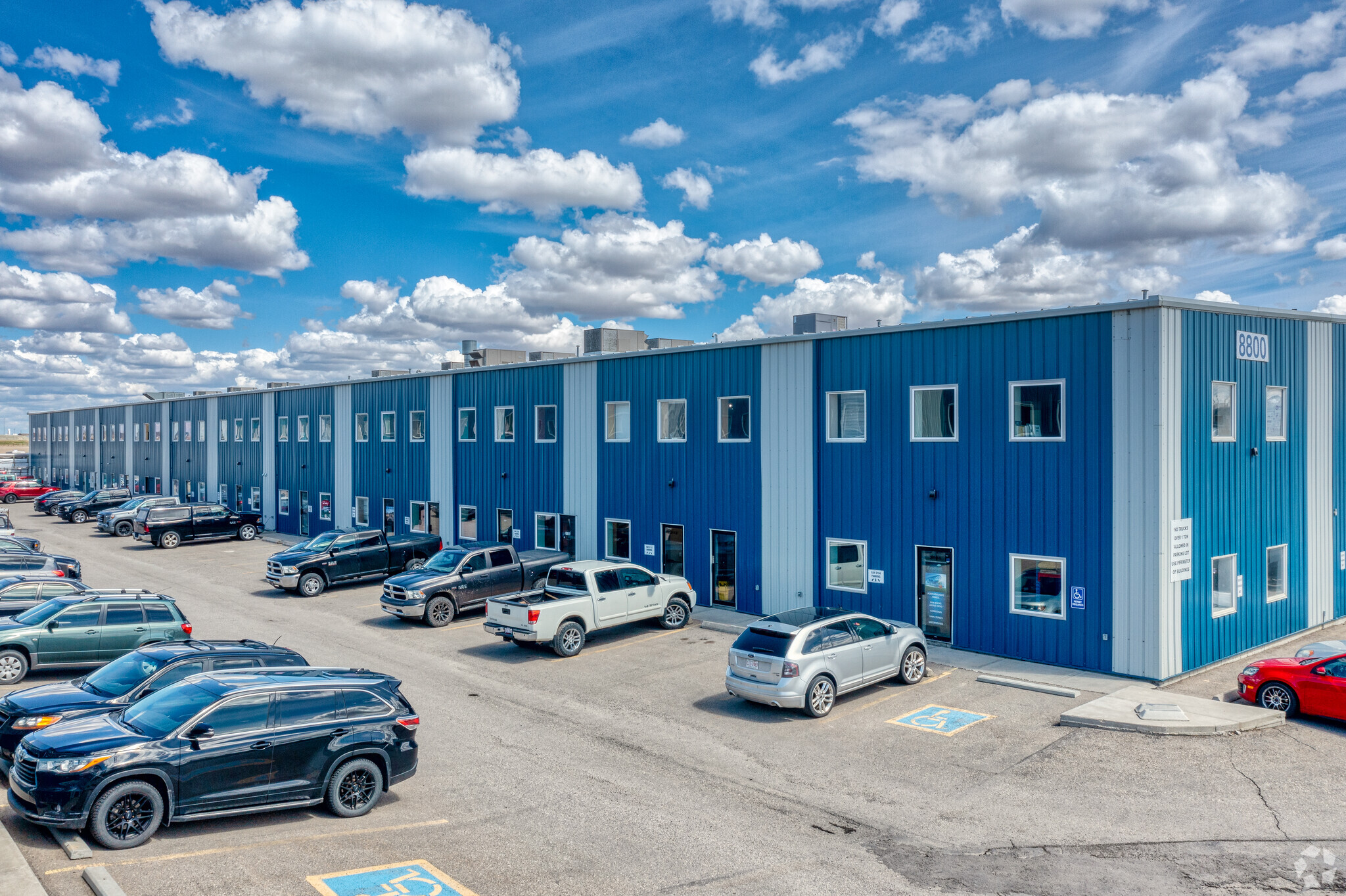8800 Venture Av SE, Calgary, AB à louer Photo principale– Image 1 sur 19