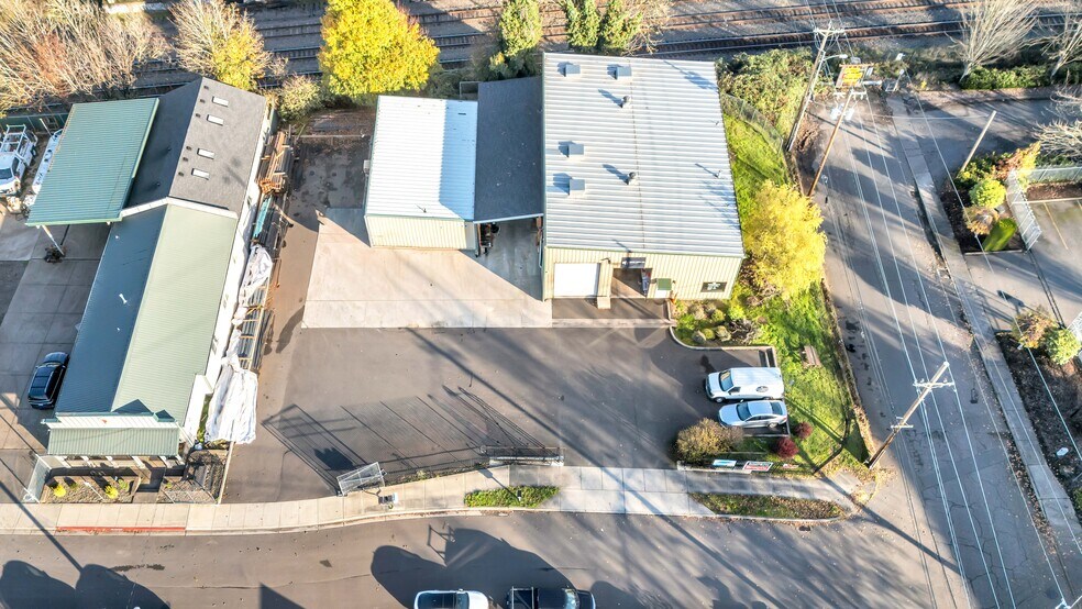 15464 SE 94th Ave, Clackamas, OR à vendre - Photo de l’immeuble – Image 2 sur 44