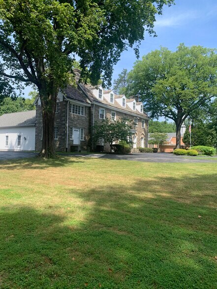 935 S Providence Rd, Wallingford, PA à vendre - Photo de l’immeuble – Image 2 sur 9