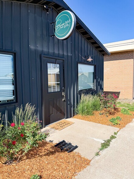 138 3rd St, Underwood, IA à vendre - Photo de l’immeuble – Image 1 sur 15